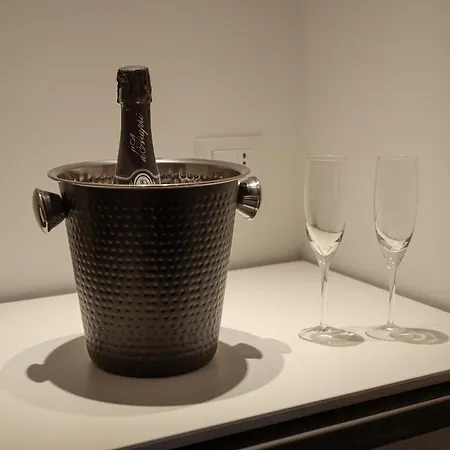 Nel Blu Dipinto Di Blu 4*