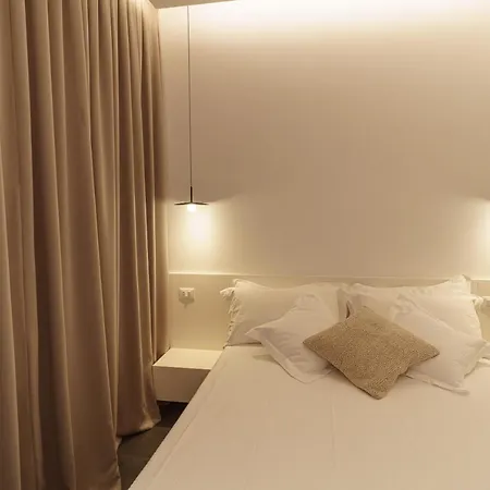 Nel Blu Dipinto Di Blu 4*