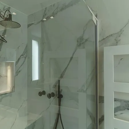 Nel Blu Dipinto Di Blu 4*