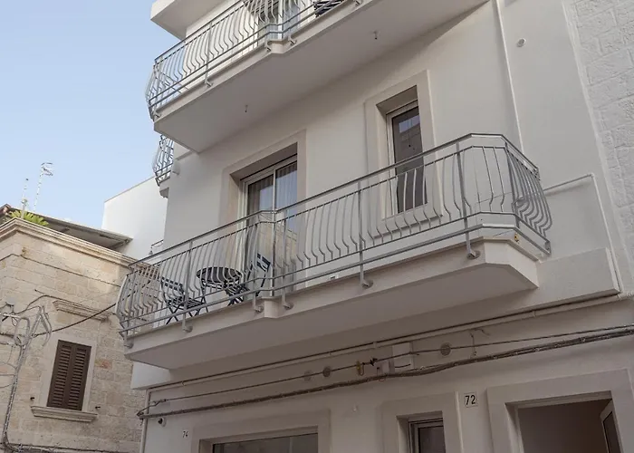 内尔布鲁迪品托住宿加早餐旅馆 4* 滨海波利尼亚诺